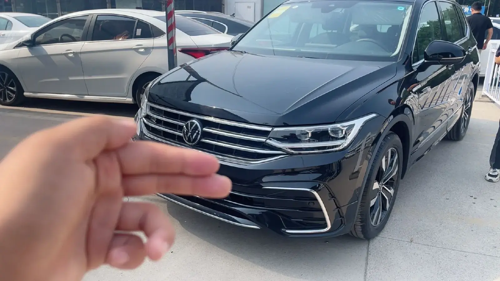 2023 Volkswagen Tiguan L 2.0T 186HP L4 7DCT