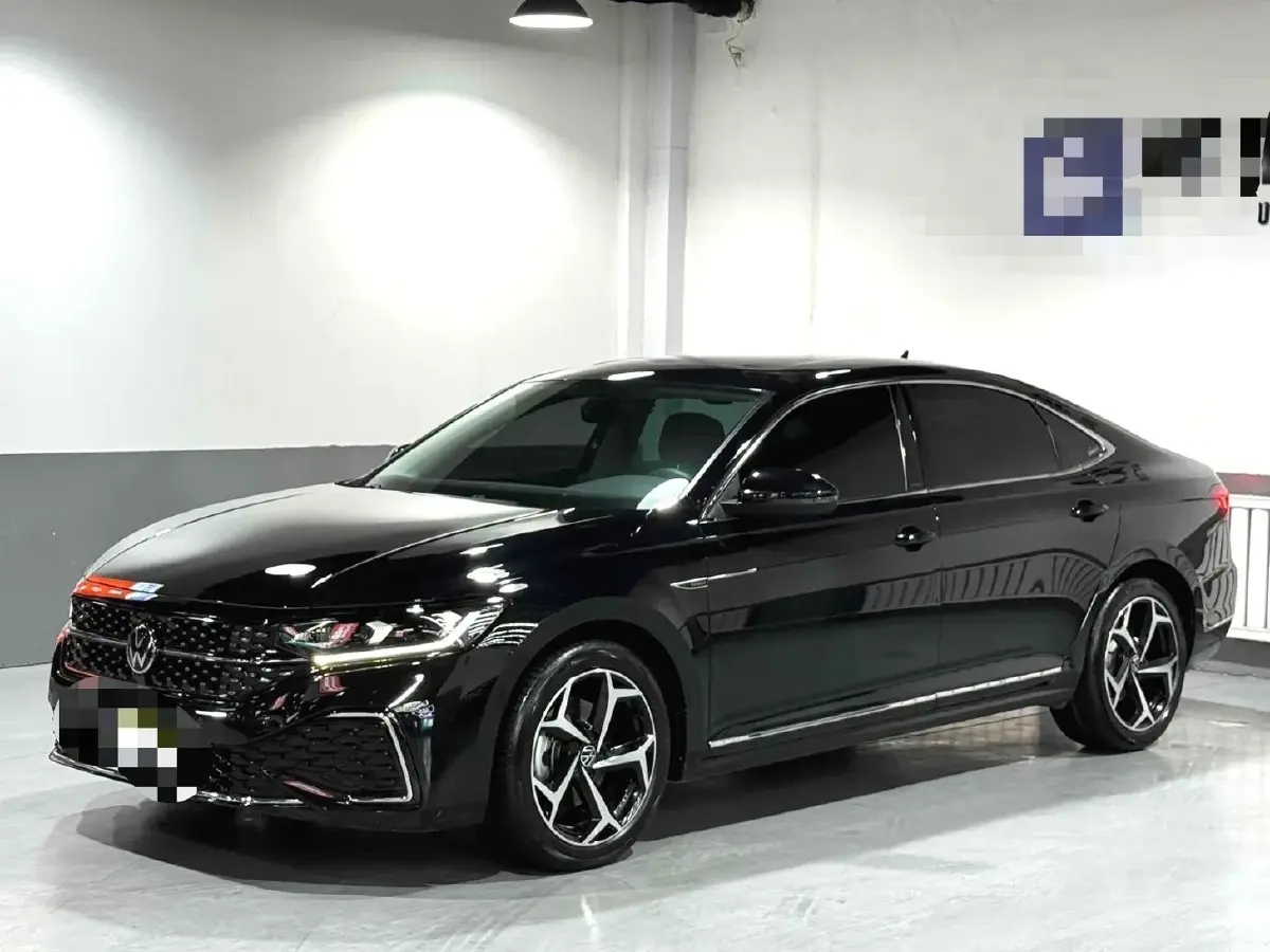 2024 Volkswagen Passat 2.0T 186HP L4 7DCT