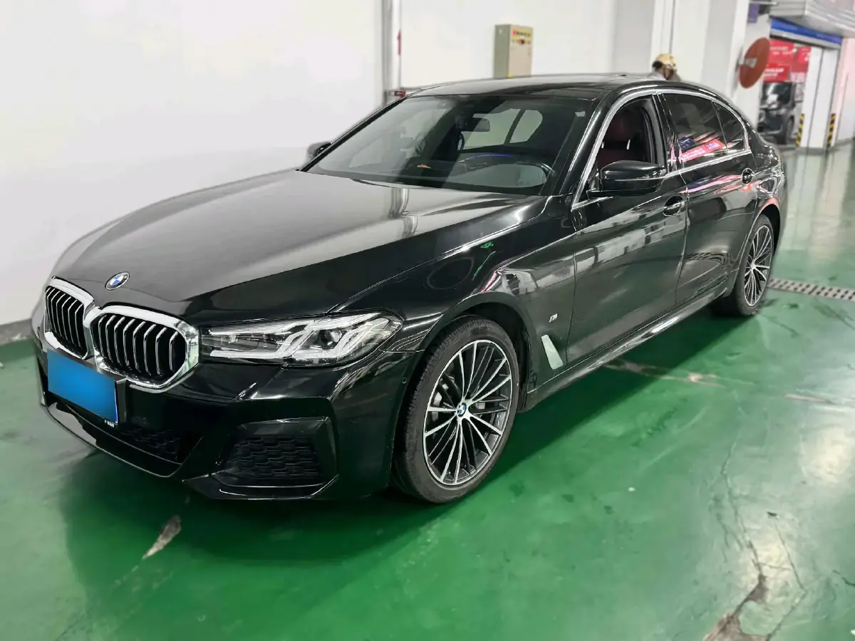 2022 BMW 5 Series 2.0T 252HP L4 8AT