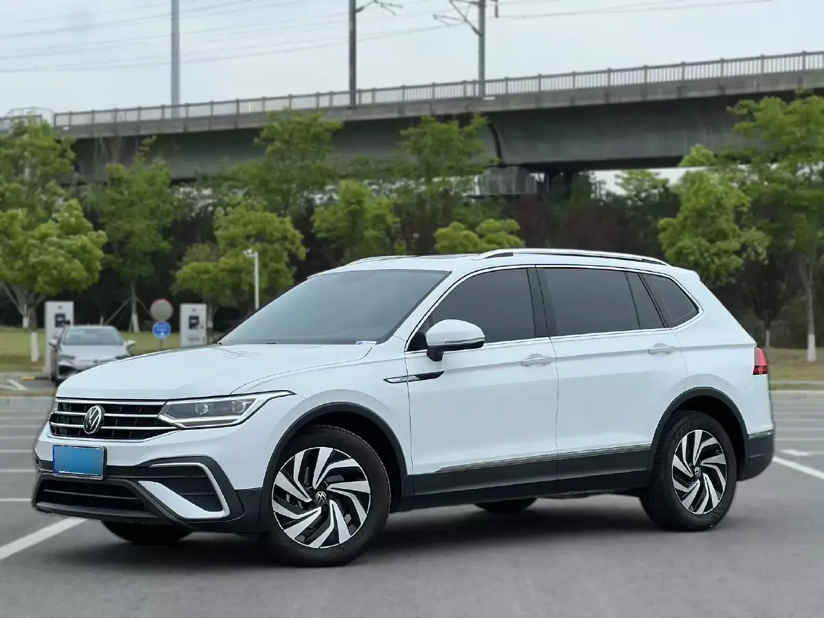 2023 Volkswagen Tiguan L 1.5T 160HP L4 7DCT