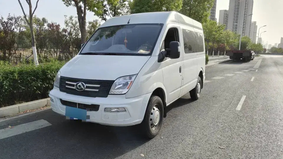 2023 MAXUS XinTu V80 2.0T 127HP L4 6AMT
