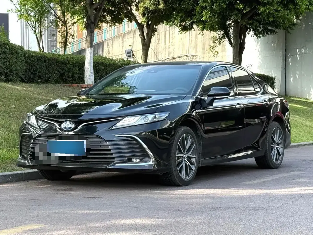 2021 Toyota Camry 2.5L 178HP L4 E-CVT Hybrid