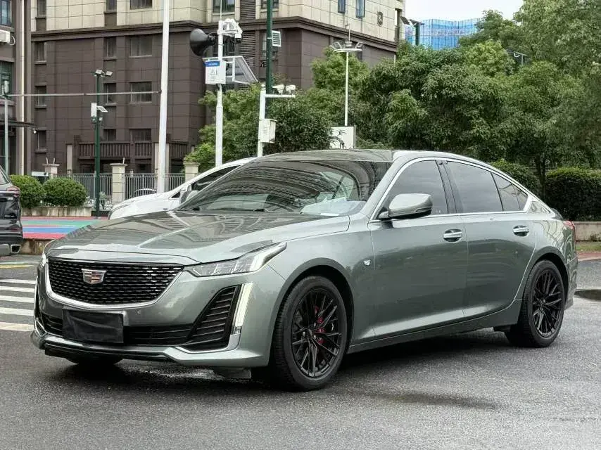 2022 Cadillac CT5 2.0T 237HP L4 10AT