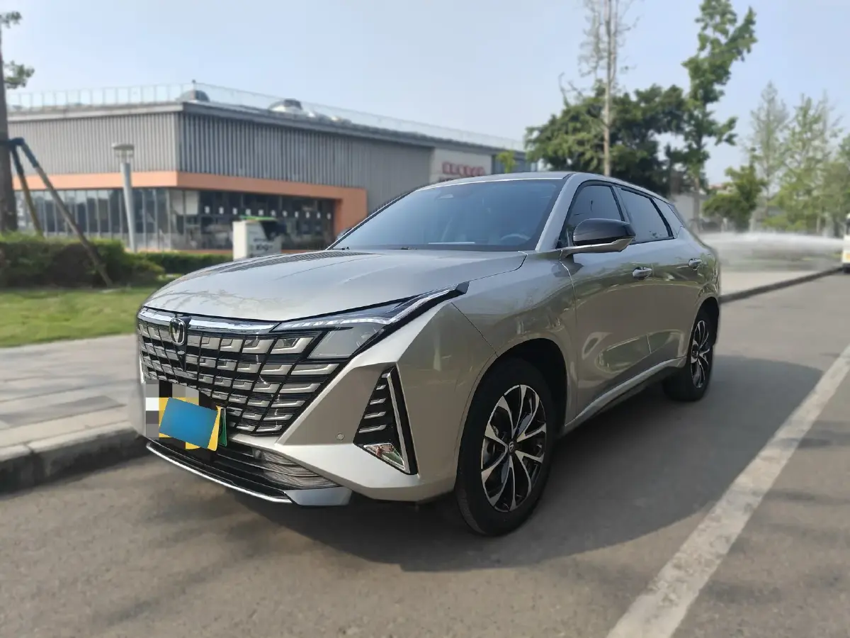 2024 ChangAn UNI-Z 1.5L 98HP L4 E-CVT PHEV 18.4KWH