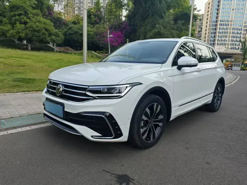 2024 Volkswagen Tiguan L 2.0T 186HP L4 7DCT