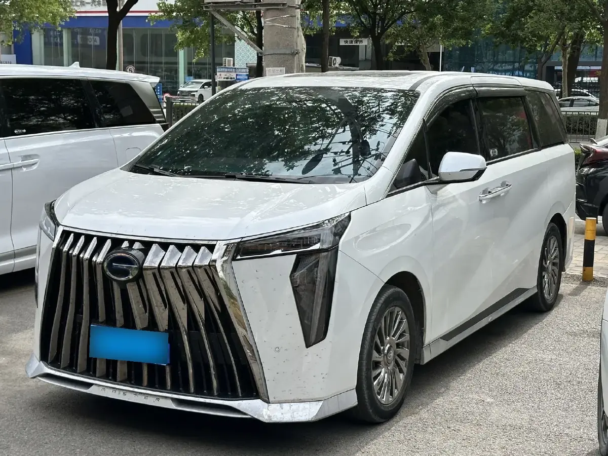 2023 GAC Trumpchi M8 2.0T 190HP L4 E-CVT Hybrid