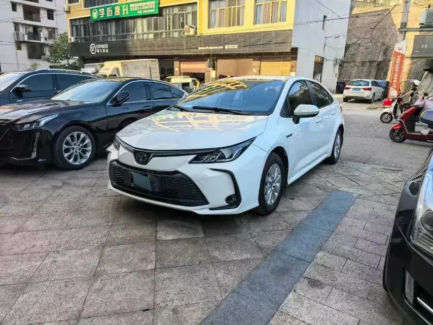 2023 Toyota Corolla 1.8L 98HP L4 E-CVT Hybrid