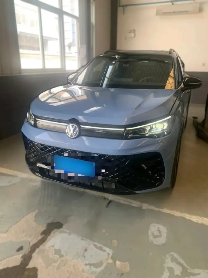 2024 Volkswagen Tiguan L 2.0T 220HP L4 7DCT