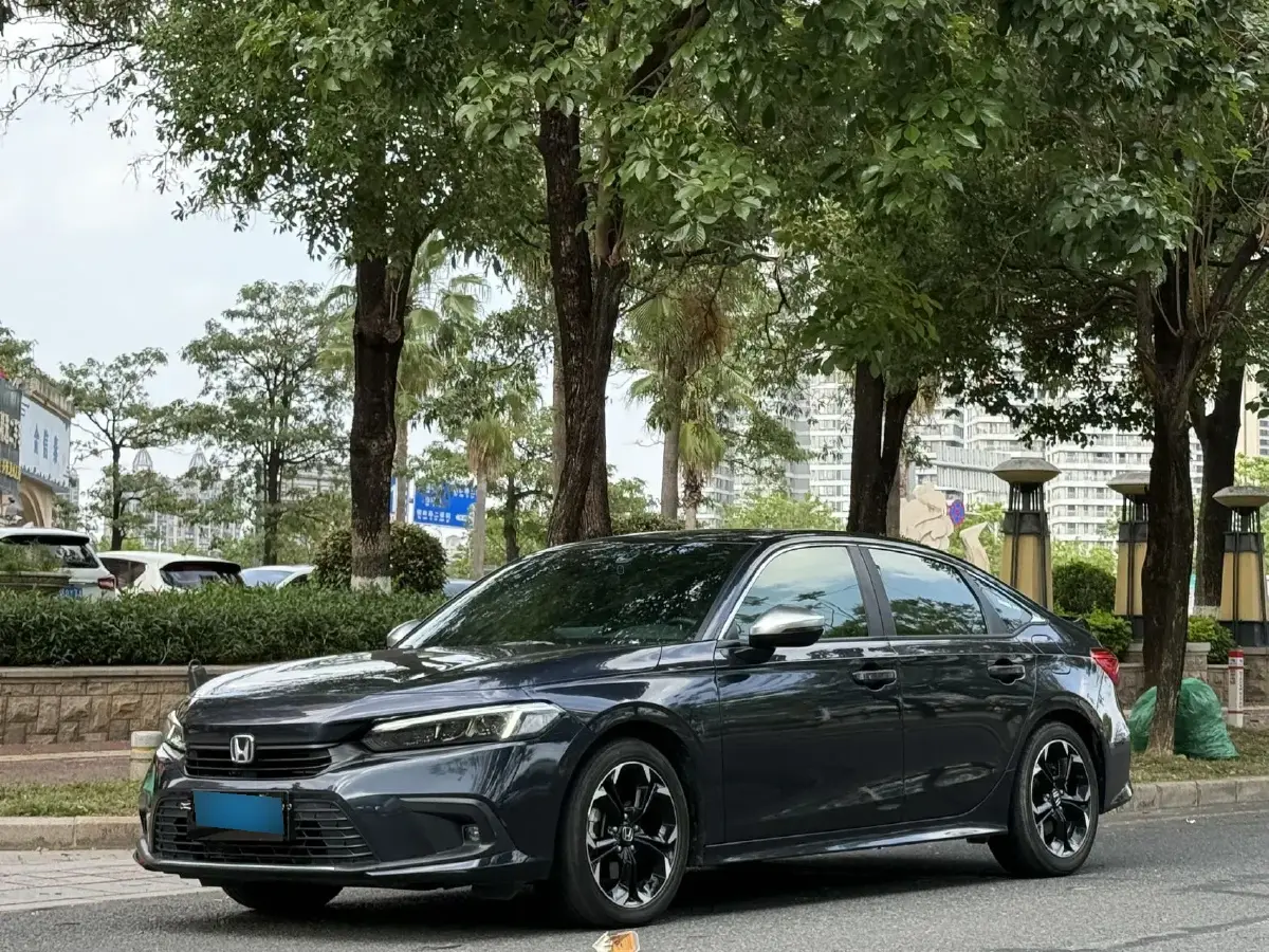 2023 Honda Civic 2.0L 143HP L4 E-CVT Hybrid