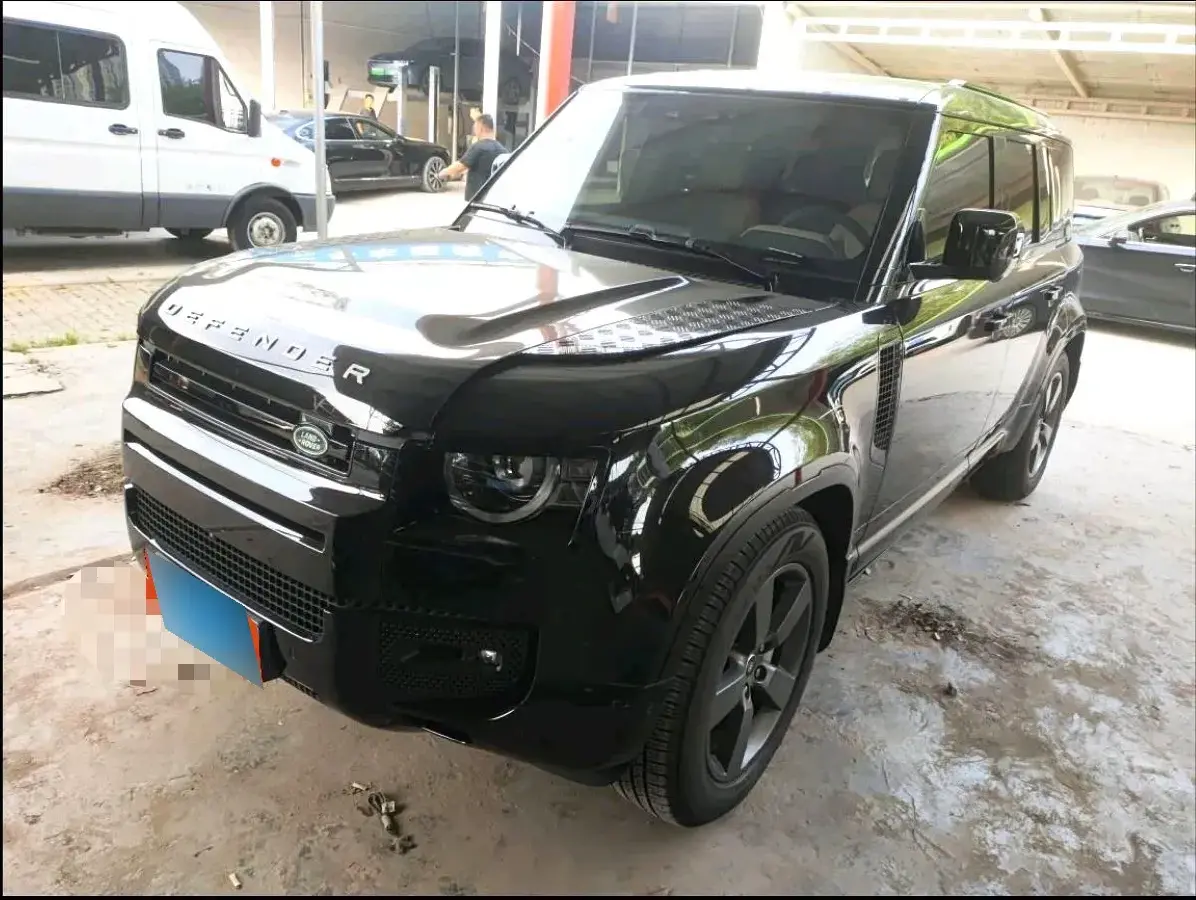 2024 Land Rover Defender 3.0T 400HP L6 8AT