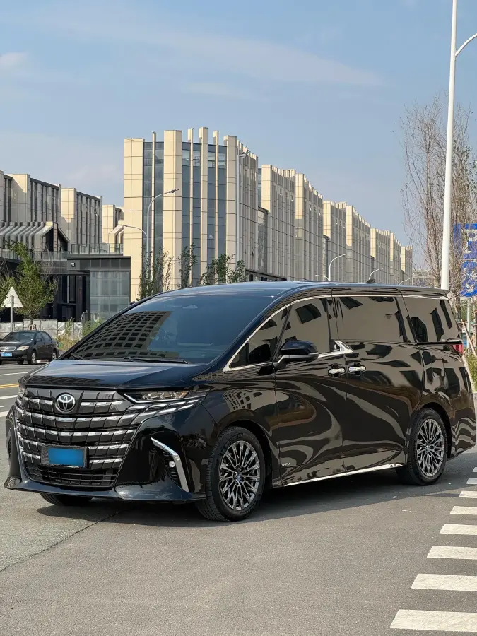 2024 Toyota Alphard 2.5L 190HP L4 E-CVT Hybrid