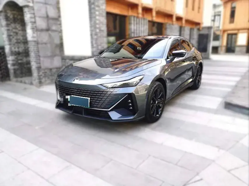 2023 ChangAn UNI-V iDD 1.5T 170HP L4 6TCT PHEV 18.4KWH