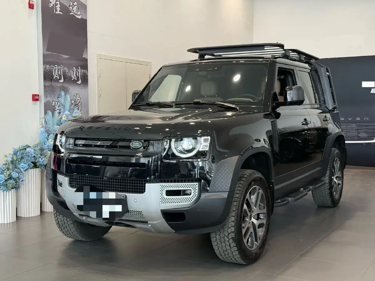 2025 Land Rover Defender 3.0T 400HP L6 8AT