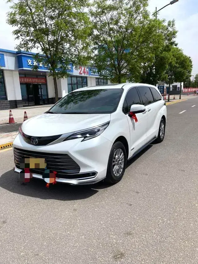 2021 Toyota Sienna 2.5L 192HP L4 E-CVT Hybrid