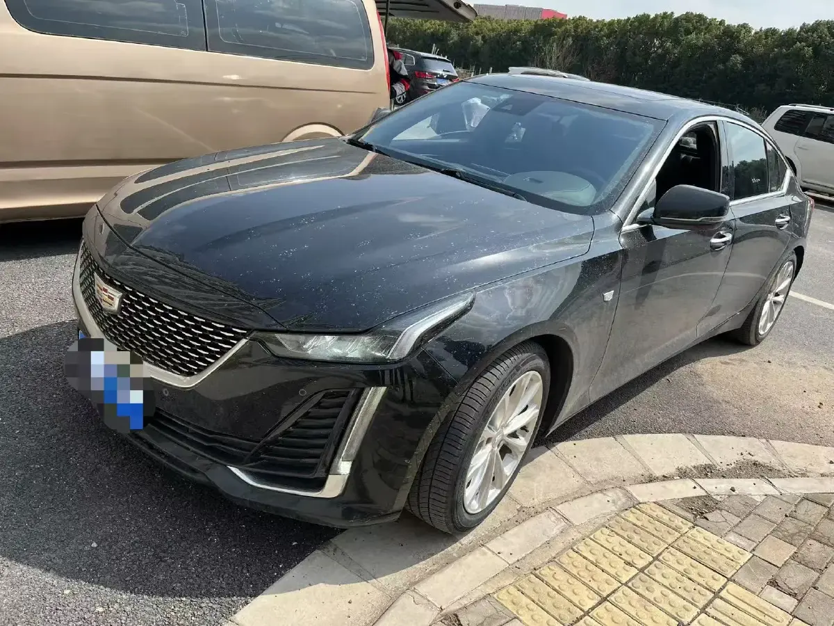 2022 Cadillac CT5 2.0T 237HP L4 10AT