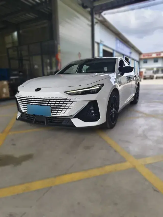 2022 ChangAn UNI-V 1.5T 188HP L4 7DCT