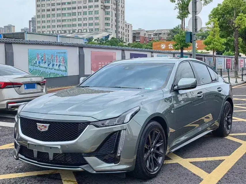 2023 Cadillac CT5 2.0T 237HP L4 10AT