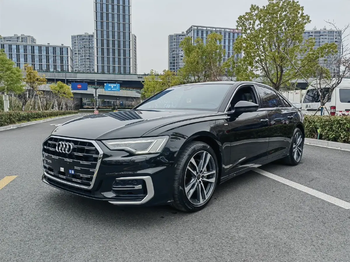 2022 Audi A6L 2.0T 190HP L4 7DCT