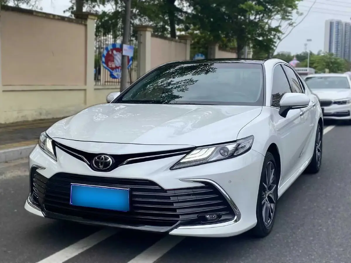 2021 Toyota Camry 2.5L 209HP L4 8AT