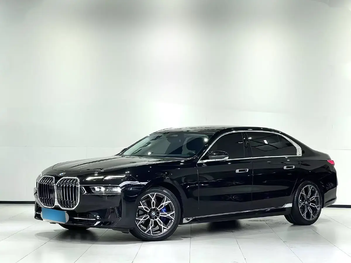 2023 BMW 7 Series 3.0T 272HP L6 8AT