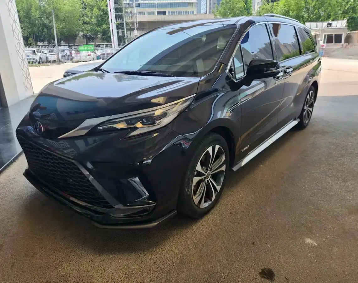 2023 Toyota Granvia 2.5L 189HP L4 E-CVT Hybrid