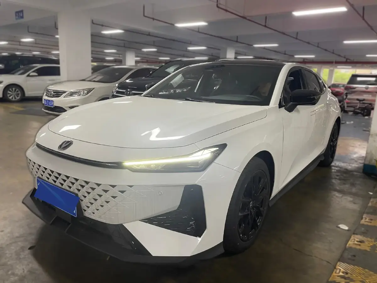 2024 ChangAn UNI-V 1.5T 188HP L4 7DCT