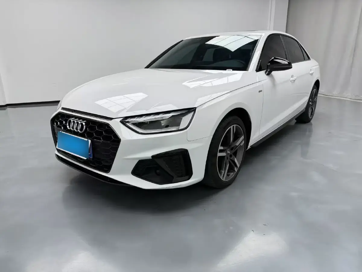 2023 Audi A4L 2.0T 190HP L4 7DCT