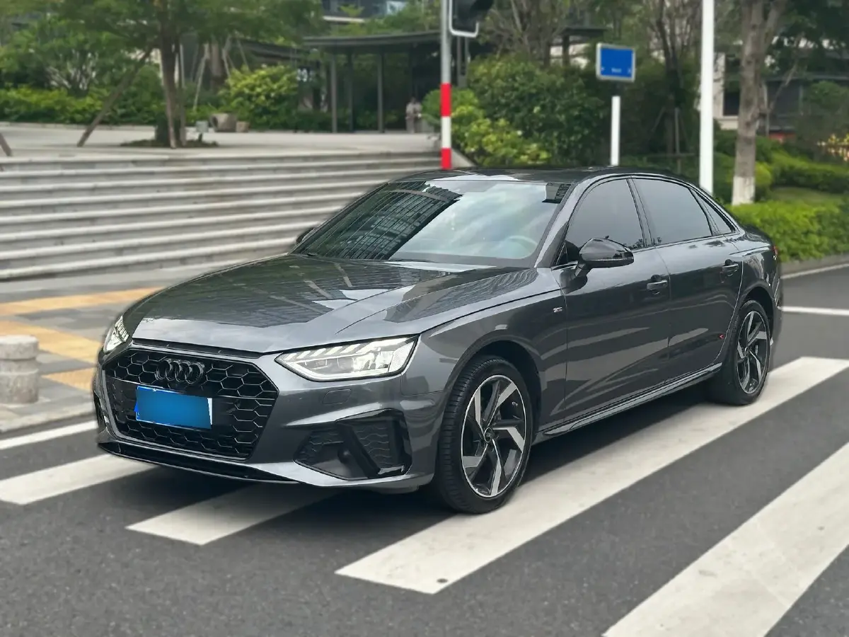 2023 Audi A4L 2.0T 190HP L4 7DCT