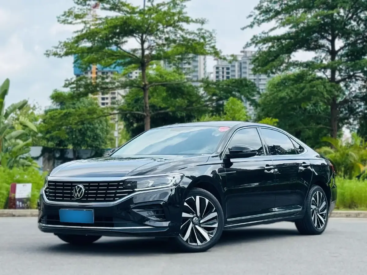 2022 Volkswagen Passat 2.0T 186HP L4 7DCT