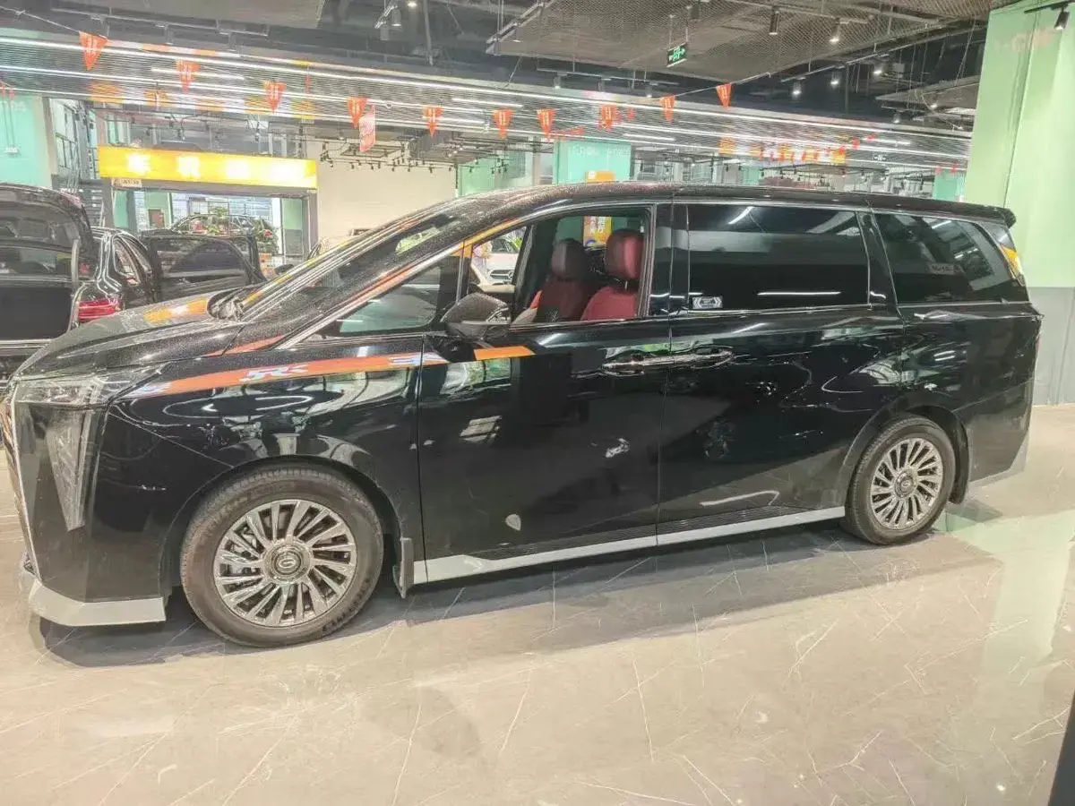 2024 GAC Trumpchi M8 2.0T 252HP L4 8AT