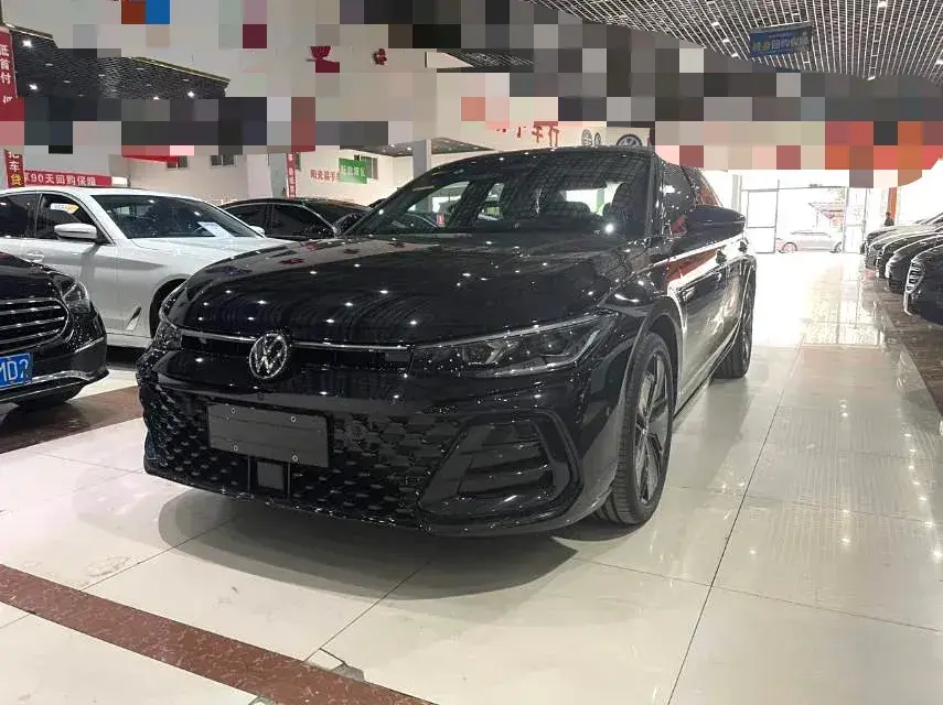 2025 Volkswagen Passat 2.0T 220HP L4 7DCT