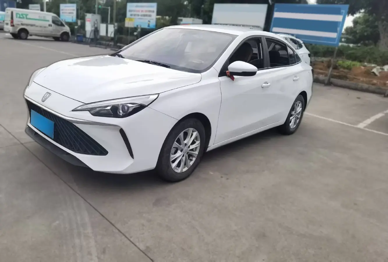 2023 Roewe i5 1.5L 129HP L4 5MT