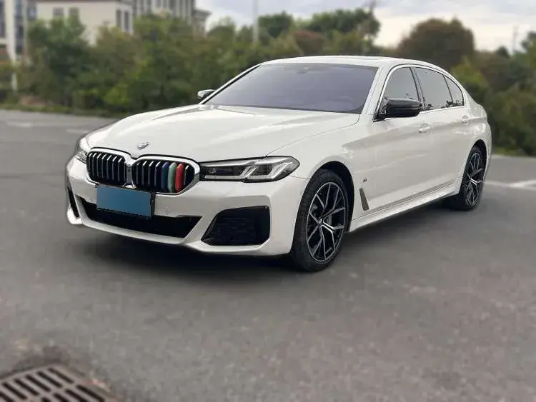 2022 BMW 5 Series 2.0T 252HP L4 8AT