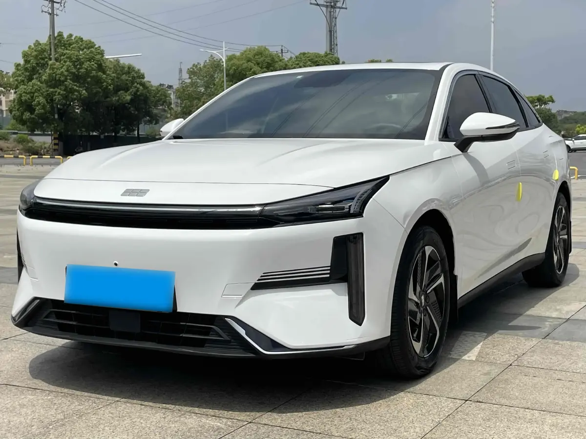 2023 Geely Galaxy L6 1.5T 163HP L4 3DHT PHEV