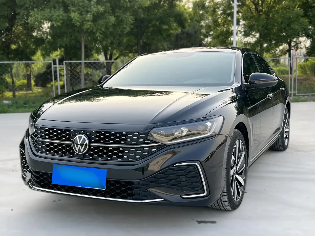 2022 Volkswagen Passat 2.0T 186HP L4 7DCT