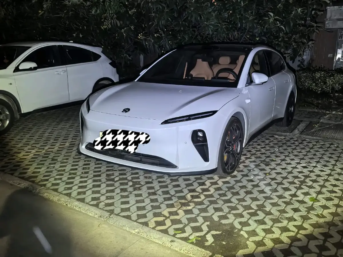 2024 NIO ET5T BEV 75KWH