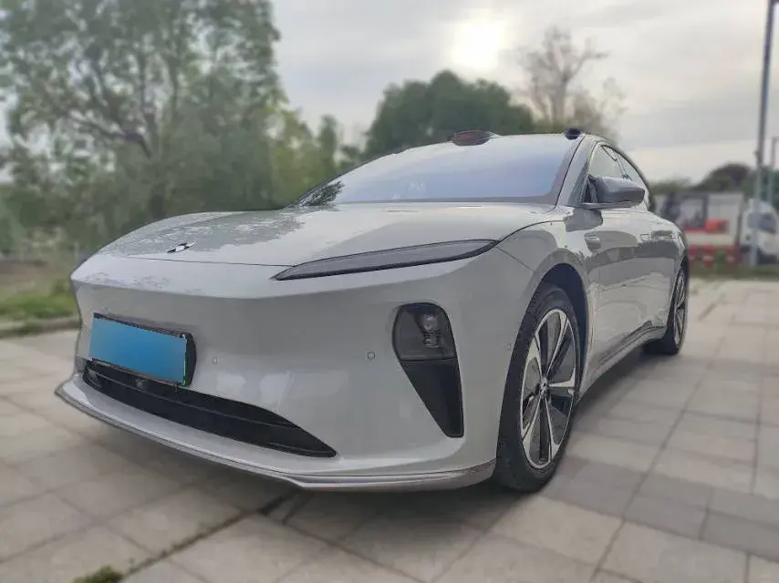 2023 NIO ET5T BEV 75KWH