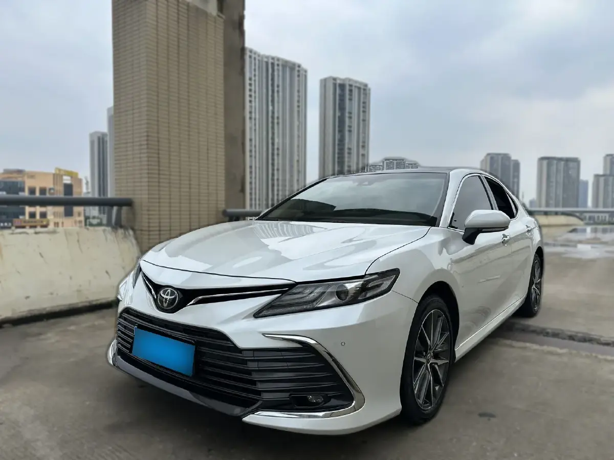 2021 Toyota Camry 2.5L 209HP L4 8AT