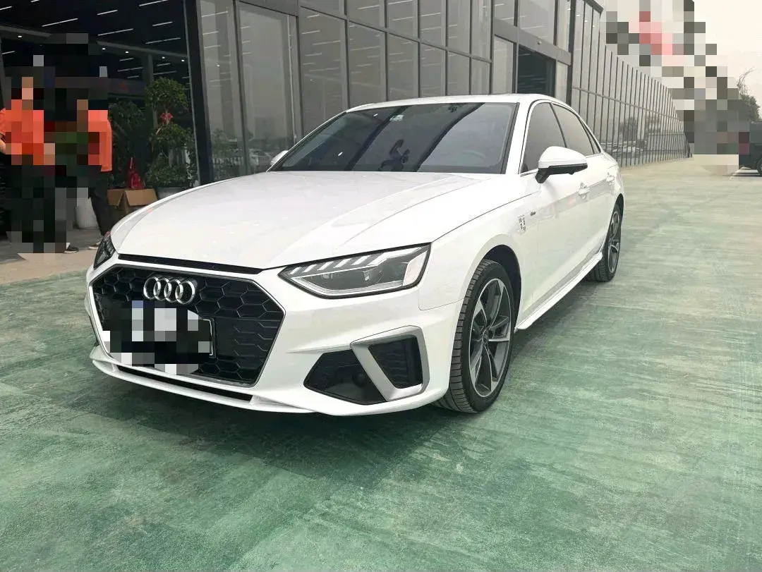 2022 Audi A4L 2.0T 190HP L4 7DCT