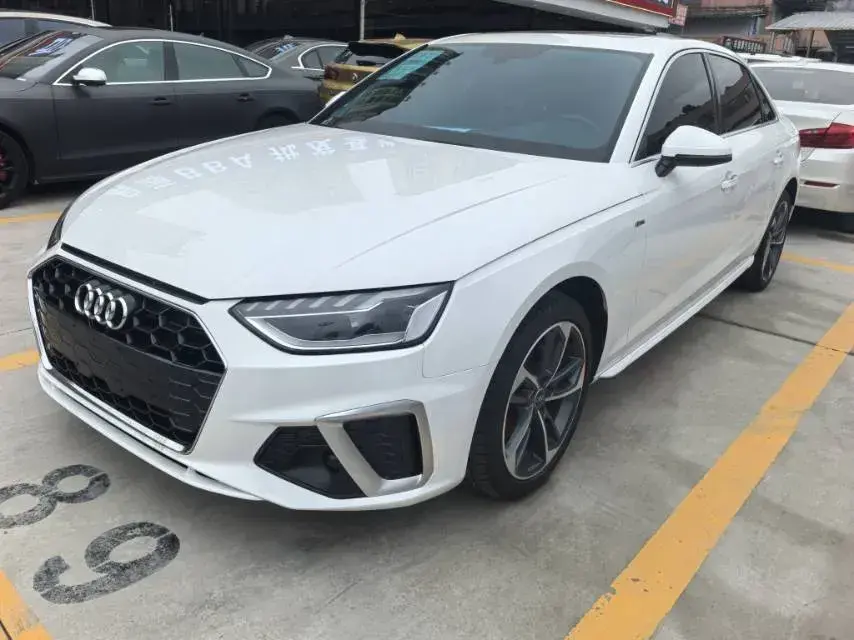 2022 Audi A4L 2.0T 190HP L4 7DCT
