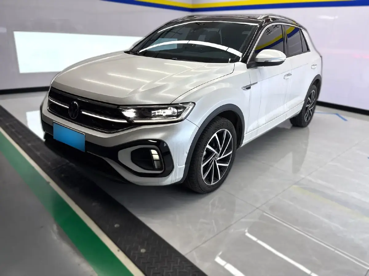 2023 Volkswagen T-Roc 1.5T 160HP L4 7DCT