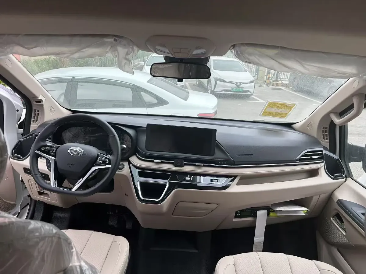 2024 MAXUS XinTu EV70 BEV 88KWH,autocango,china used car exporter,china ev exporter,chinese used car exporter,chinese used ev exporter