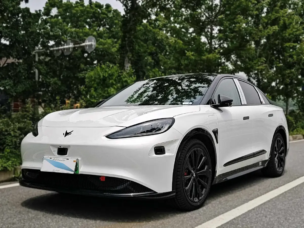 2023 ARCFOX αS BEV 74.5KWH