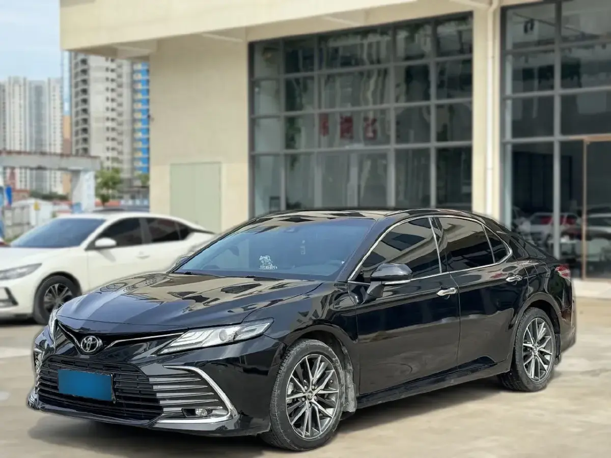 2021 Toyota Camry 2.5L 209HP L4 8AT