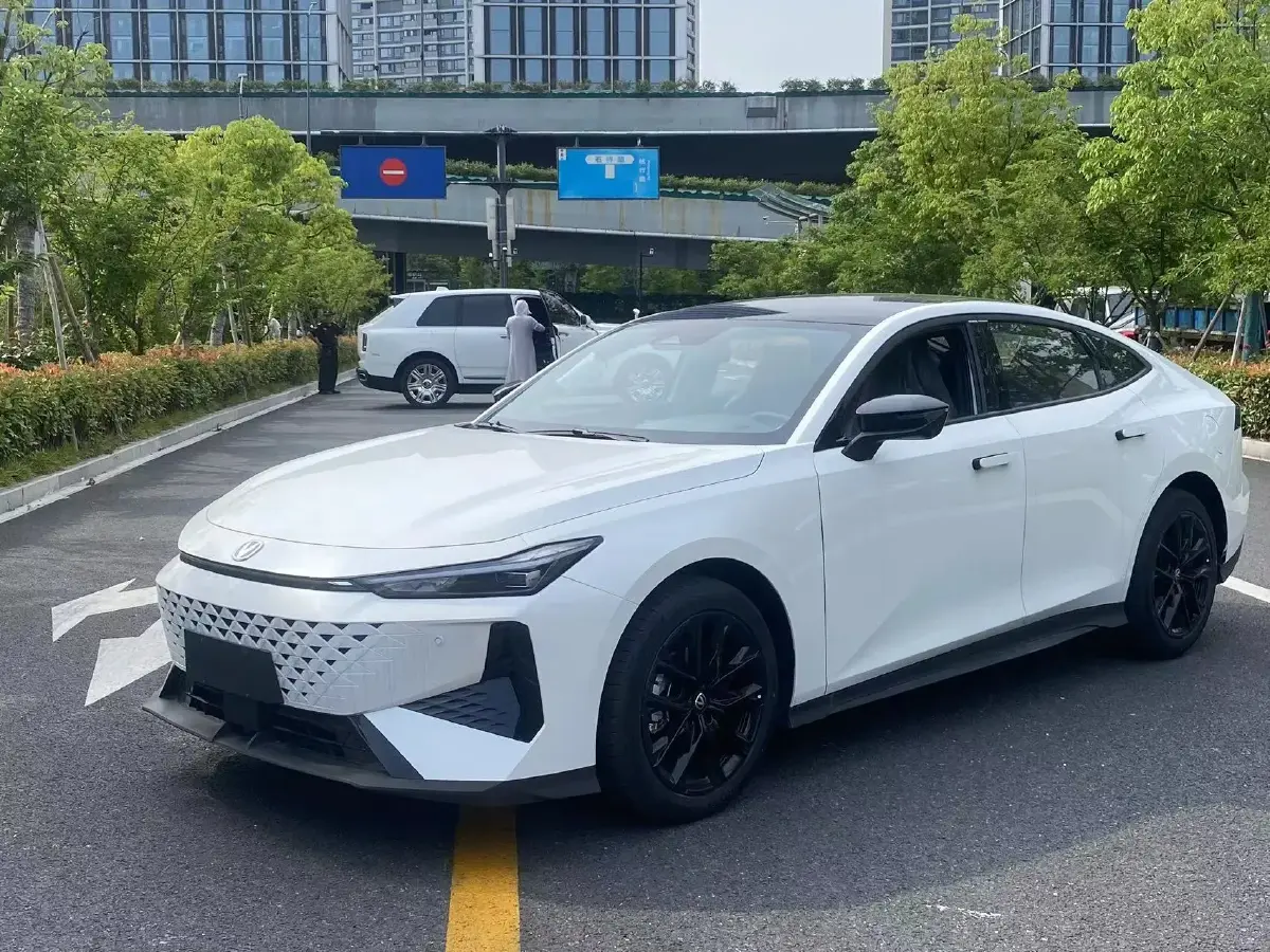 2024 ChangAn UNI-V 1.5T 188HP L4 7DCT