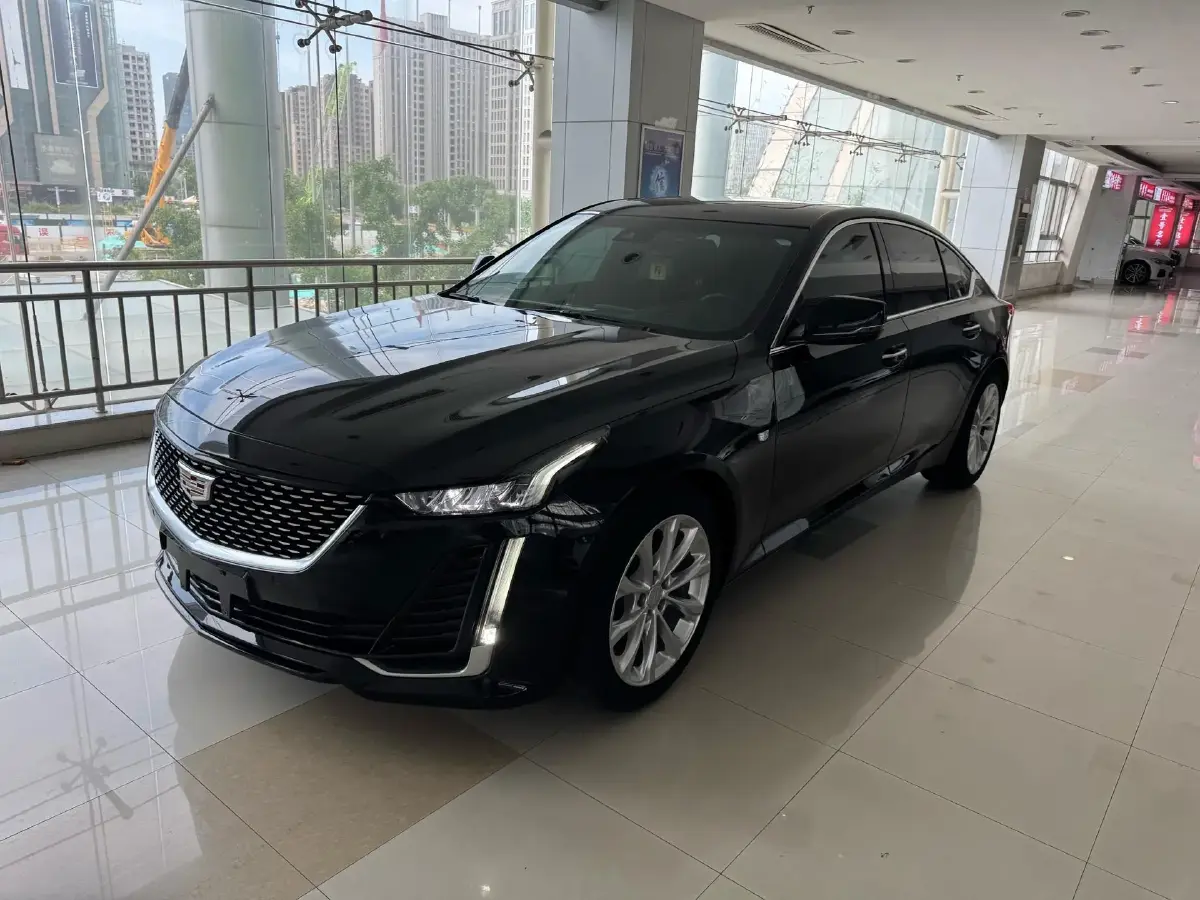 2022 Cadillac CT5 2.0T 237HP L4 10AT