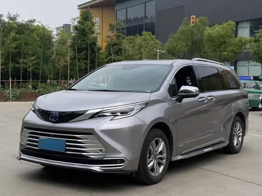 2021 Toyota Sienna 2.5L 192HP L4 E-CVT Hybrid