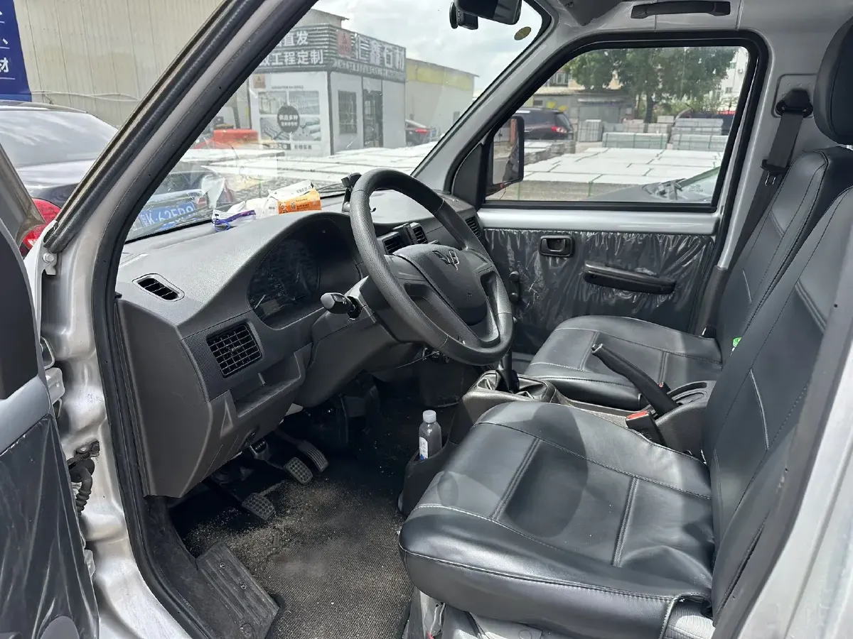 2023 WuLing RongGuang New Truck EV BEV 56.6KWH,autocango,china used car exporter,china ev exporter,chinese used car exporter,chinese used ev exporter