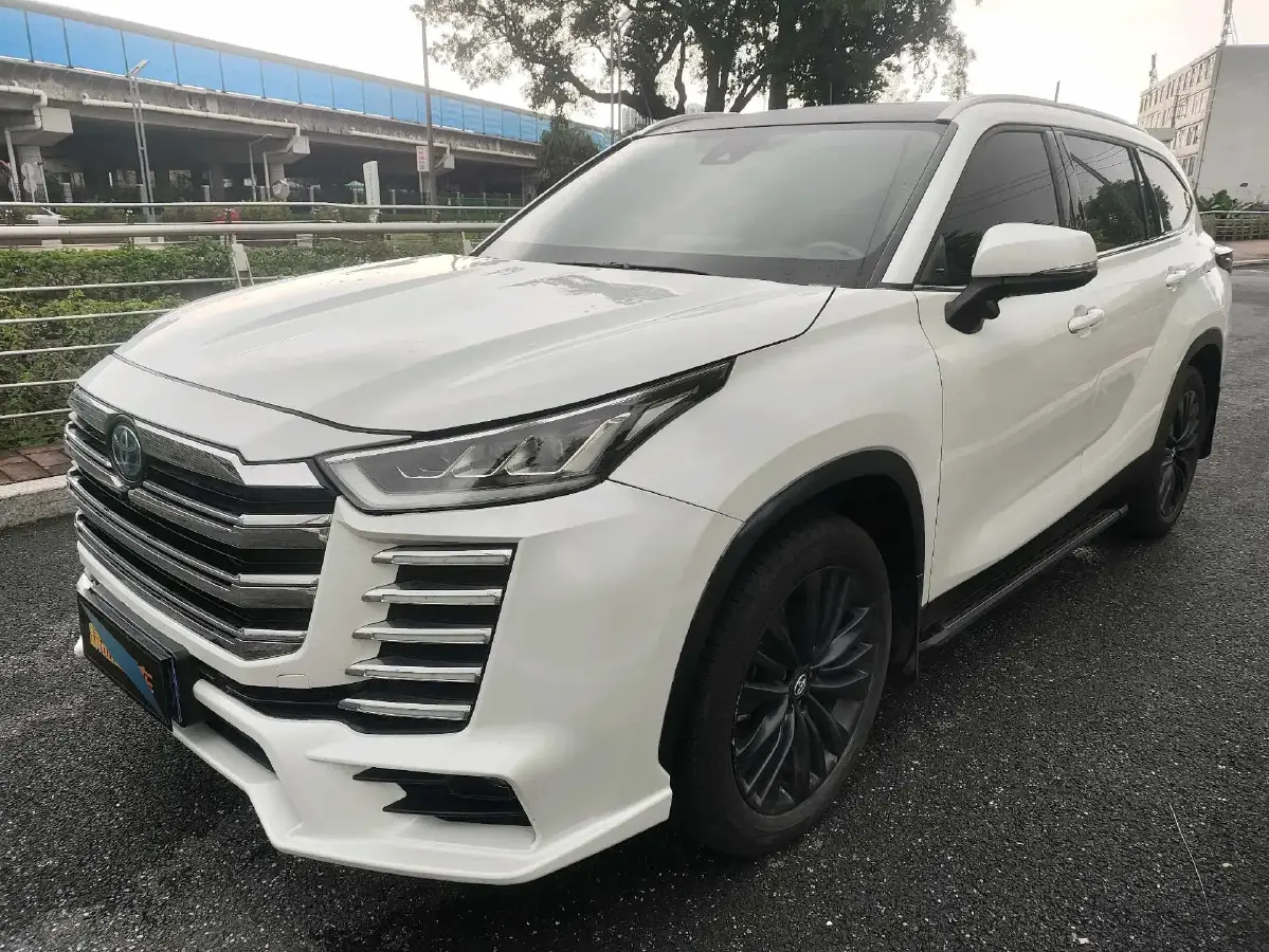 2023 Toyota Highlander 2.5L 189HP L4 E-CVT Hybrid