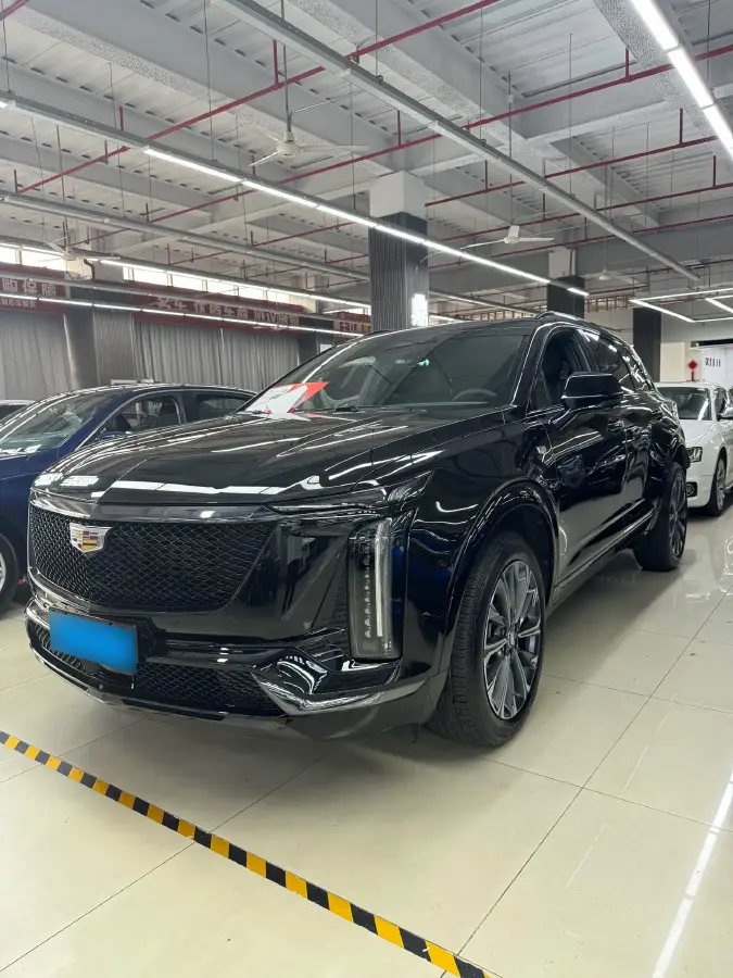 2025 Cadillac XT5 2.0T 237HP L4 9AT